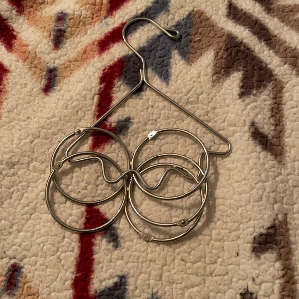 Scarf organizer